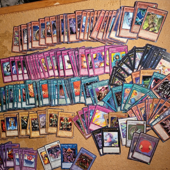 yugioh cards lot Amazon.com: Mega Lot of 1000 Assorted Yugioh Cards by Konami : Toys & Games main image 0